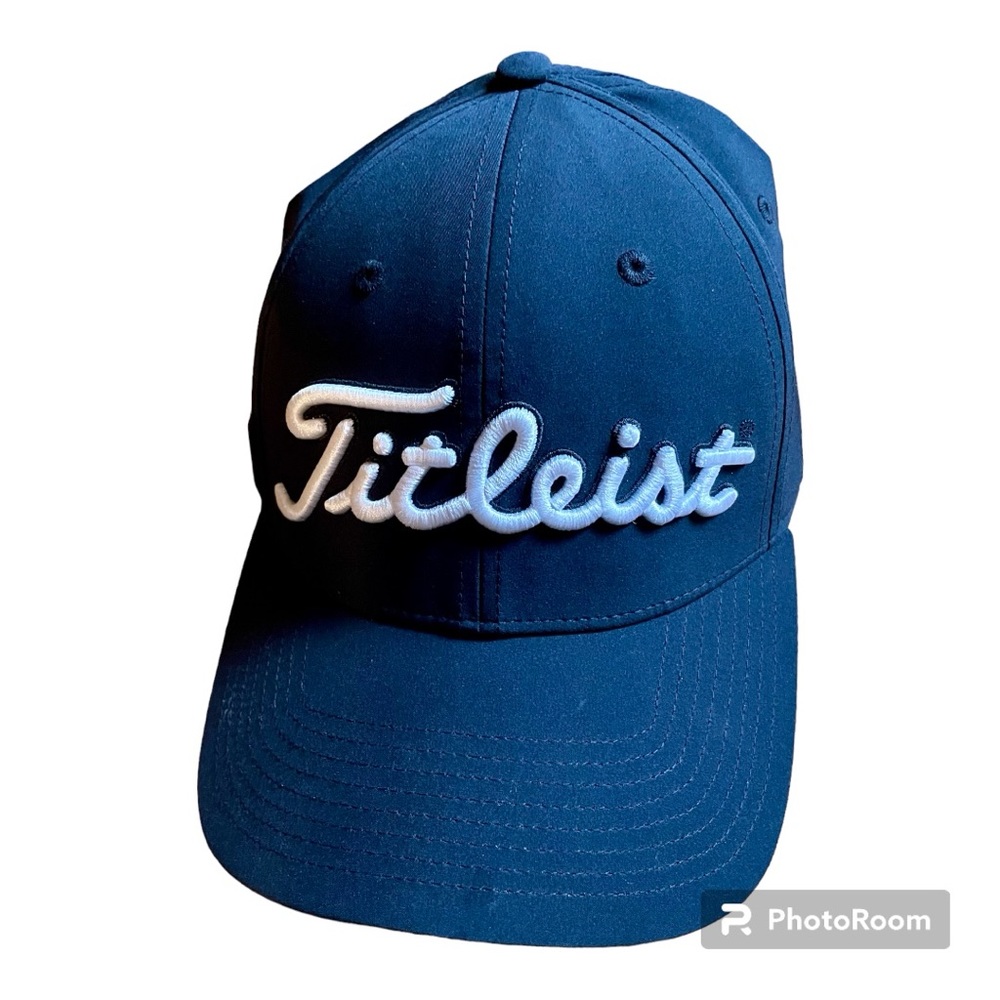 TITLEIST black & white 6-panel adjustable ball cap/NWT & cardboard shape holder